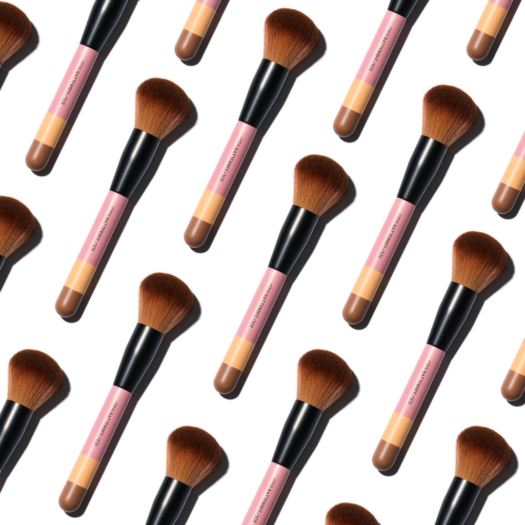 THE FLAWLESS POWDER BRUSH