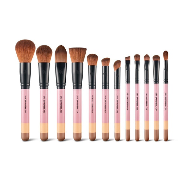 This is the ultimate 12 piece makeup brush set by Otis Batterbee.