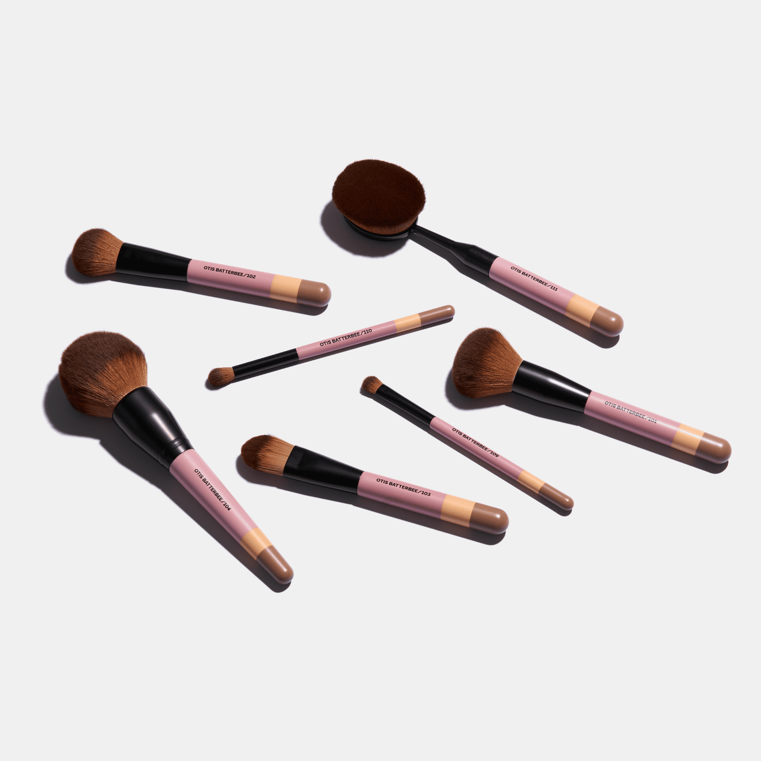 Otis Batterbee makeup brush set including bronzer makeup brushes and powder brushes and fabulous blusher makeup brush and eye makeup brushes too.