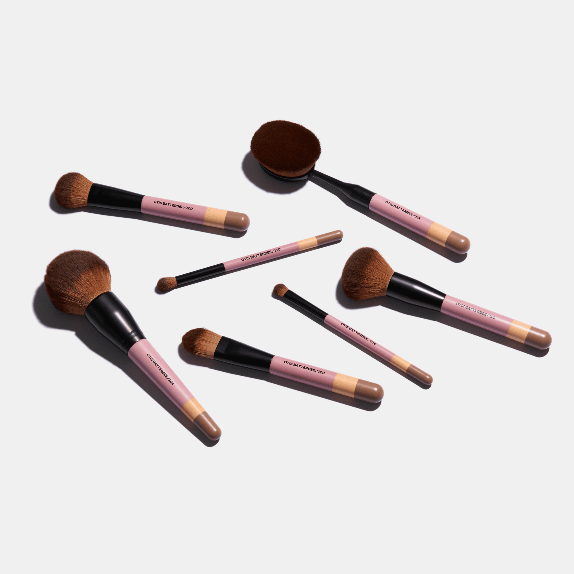 Otis Batterbee makeup brush set including bronzer makeup brushes and powder brushes and fabulous blusher makeup brush and eye makeup brushes too.