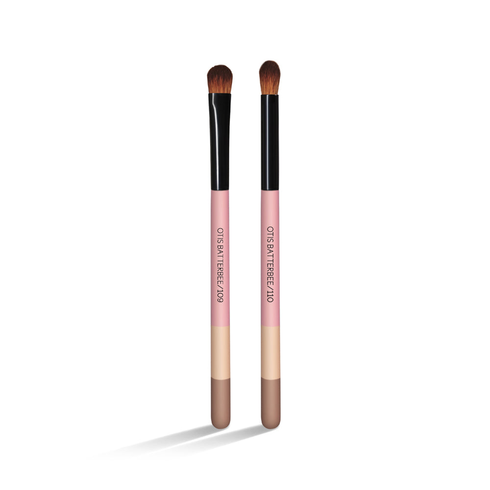 Eye Crease Brush with our Eye Shadow brush in one neat set.