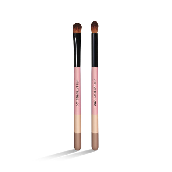 Eye Crease Brush with our Eye Shadow brush in one neat set.